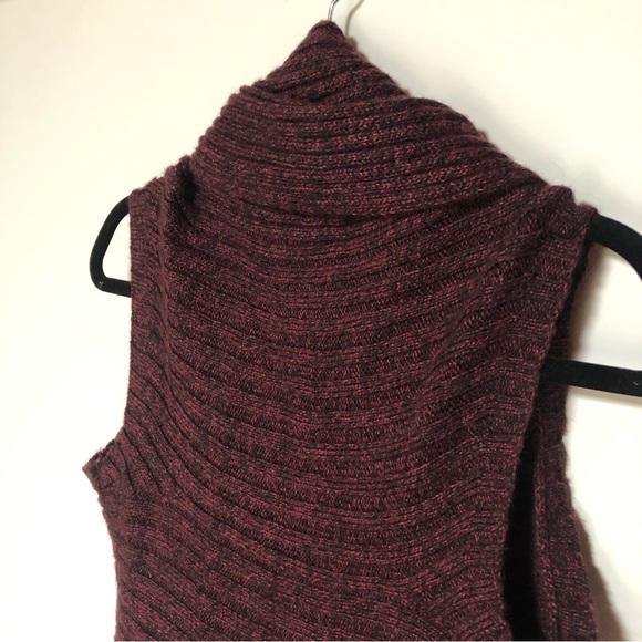 ALBINA’AS Peruvian Alpaca Circle Vest in Burgundy OS - Picture 2 of 8